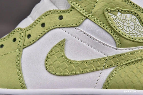 DV2959-113 Green DV2959-113 Python Jordan 1  Mid (W) 0305